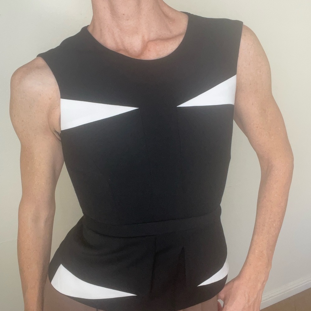 BCBGMaxAzria Black and White Geometric Sleeveless Blouse